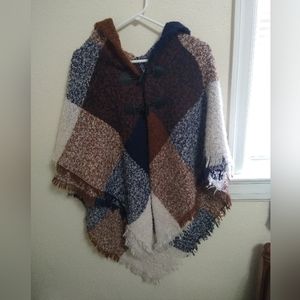 Sonoma Woven Plaid Toggle Poncho Cozy Fuzzy Shawl
